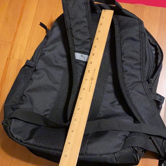 Puma backpack clean like new - Picture 3 of 6